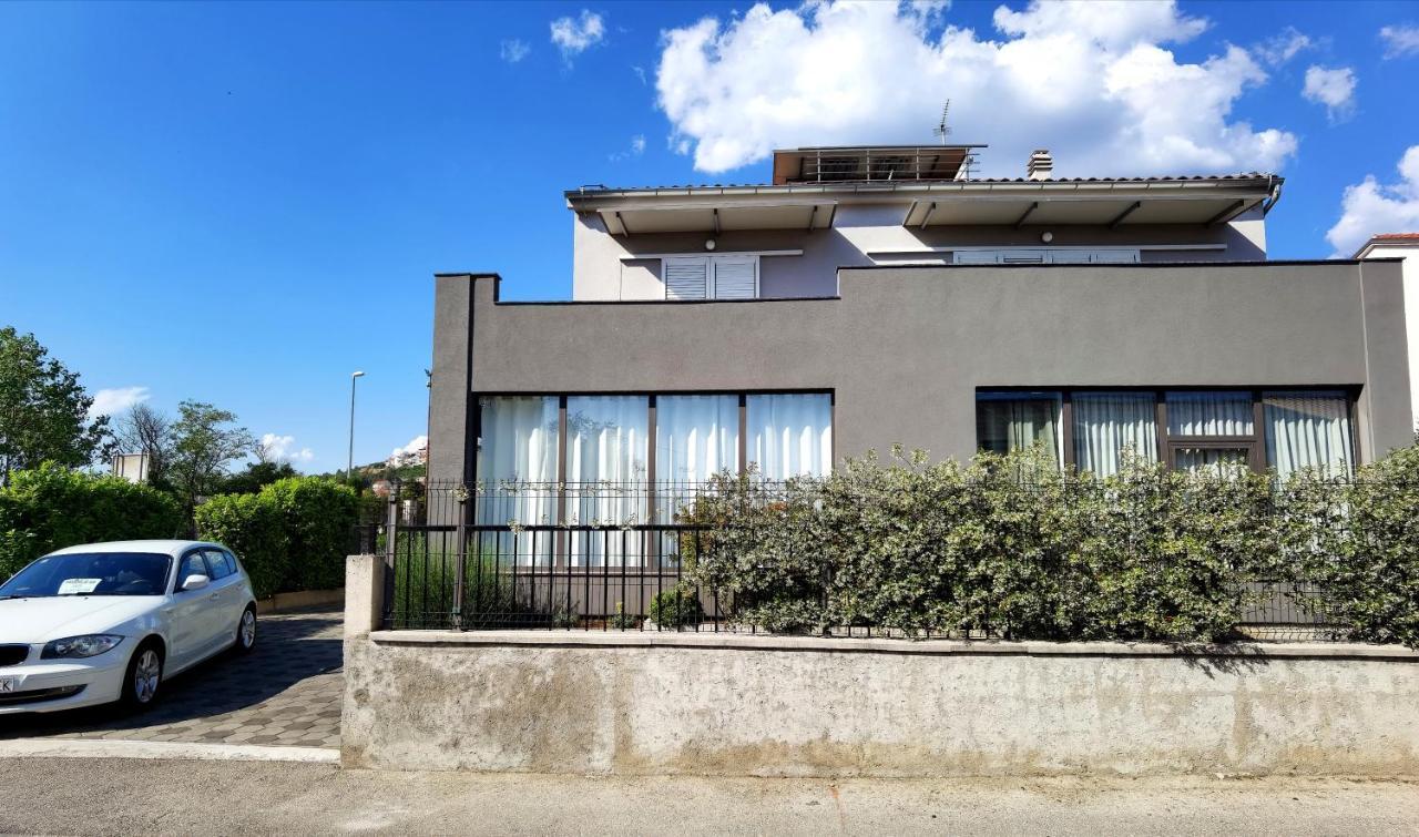 Apartments Ella Šibenik Exterior foto